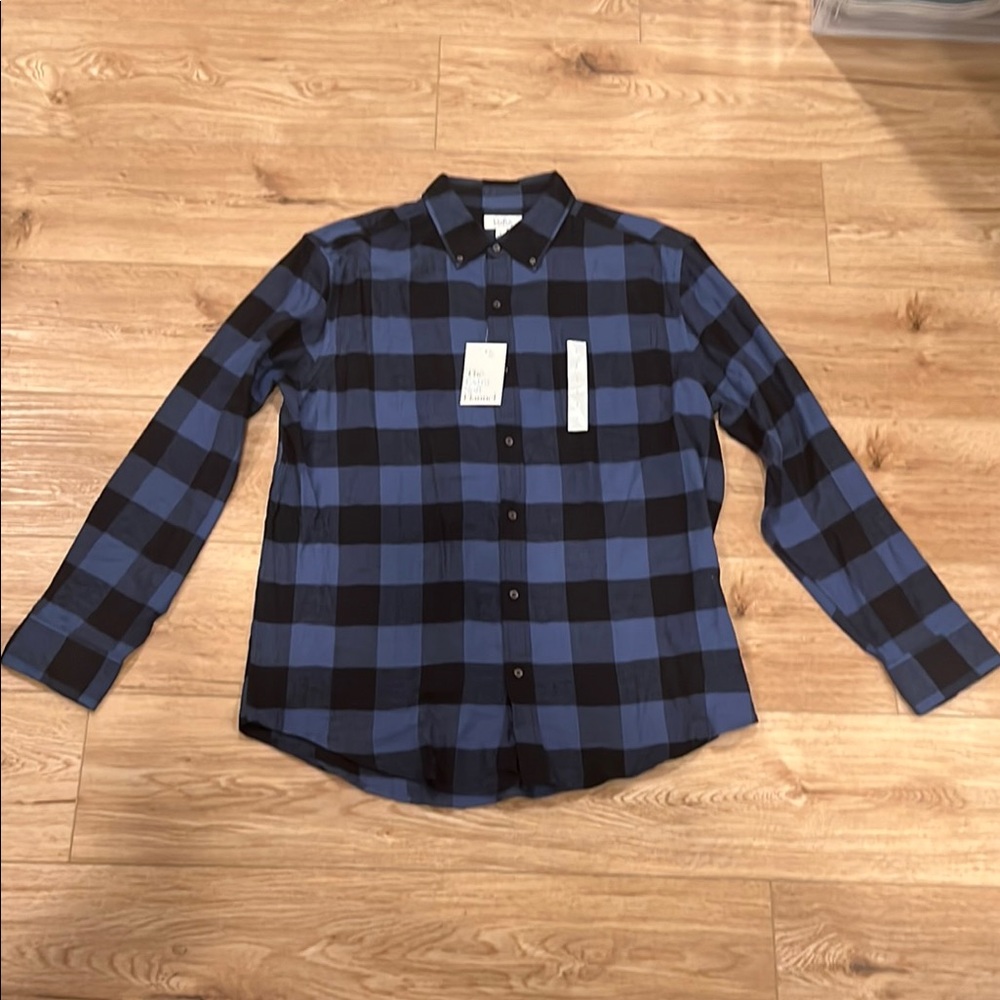 Croft & Barrow Blue and Black Checkered Flannel Men's Shirt - Size Large